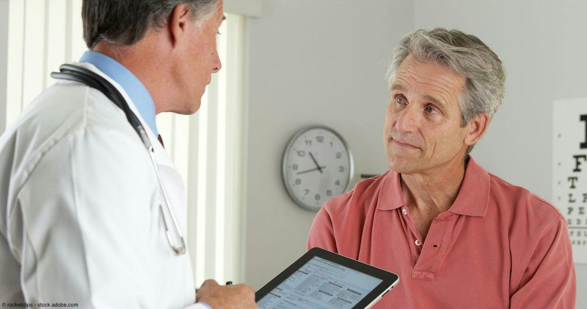 Senior doctor talking with elderly patient | Image Credit: © rocketclips - stock.adobe.com